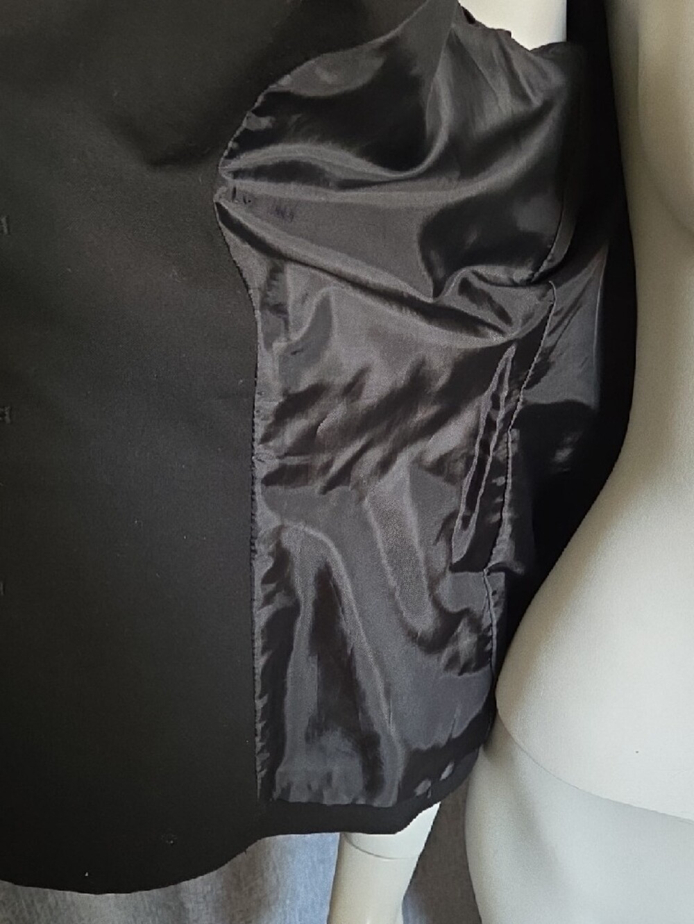 White House Black Market Black Ruffled Lapel 3/4 Sleeve Blazer - Picture 8 of 12